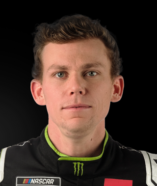 Riley Herbst headshot